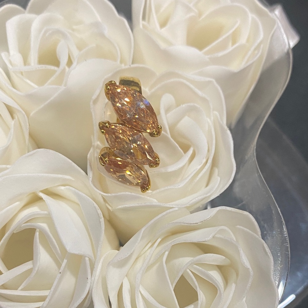 Size 7-1/2 Statement Ring - Picture 2 of 5